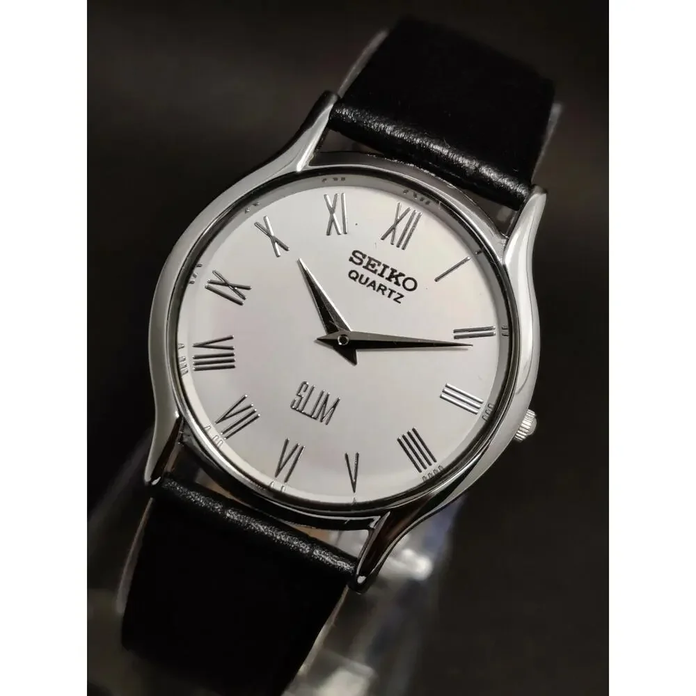 Vintage Style Seiko Quartz Mens Silver Watch & Black accents W/ Leather Strap